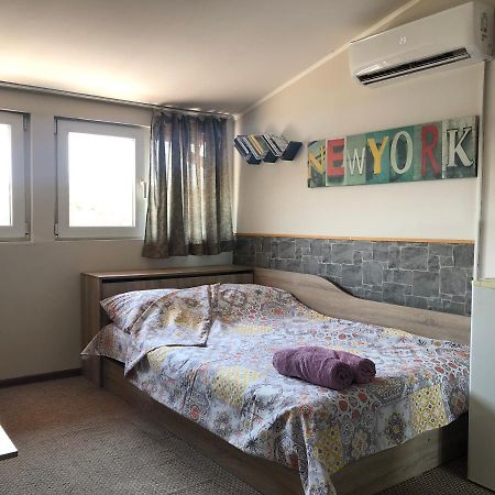 Attic Studio Apartment Sofia Luaran gambar
